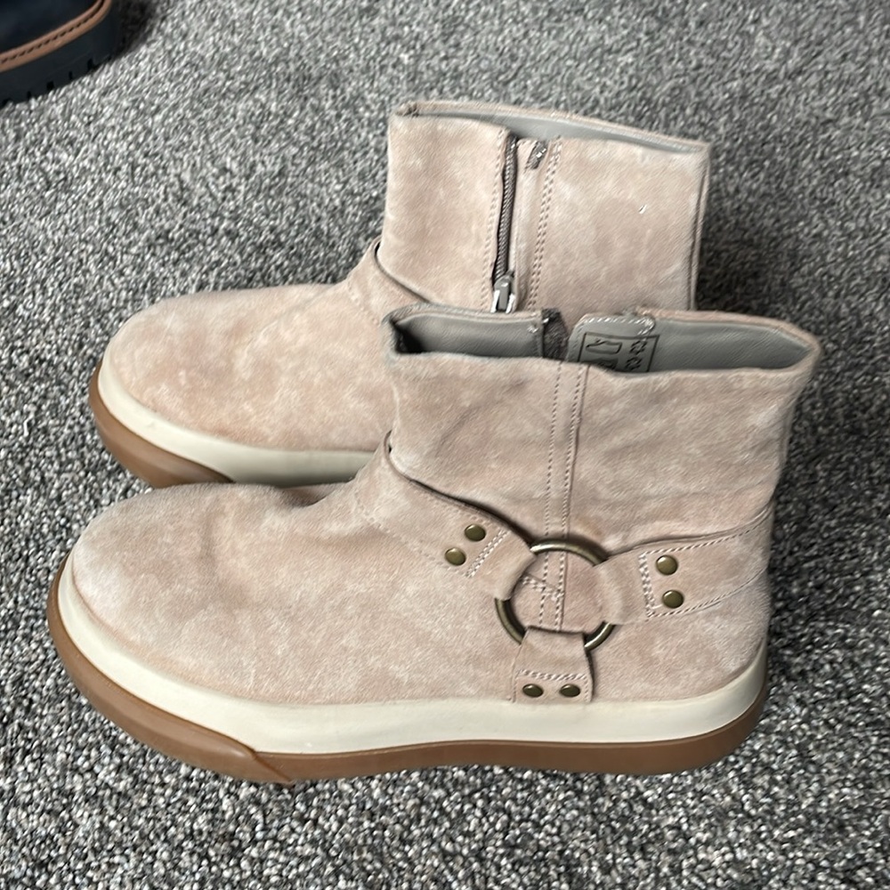 Free People Tan Ankle Boots - Picture 9 of 9